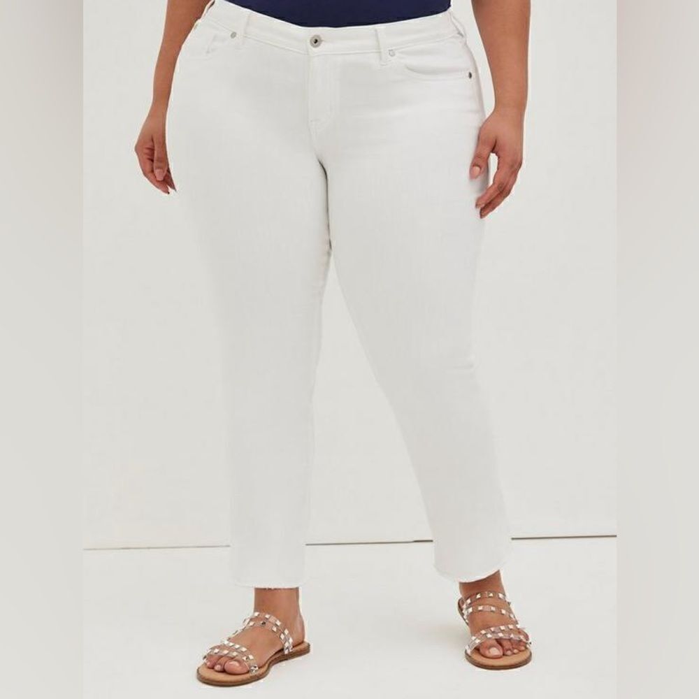 Torrid Boyfriend Straight Vintage Stretch Mid-Rise Jean Size 26